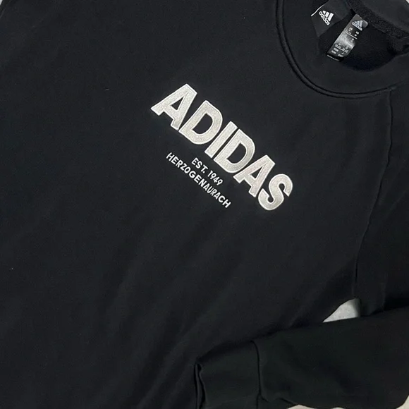 Ladies Pullover - Picture 2 of 6